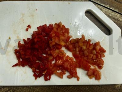 Sultinga vištienos krūtinėlė su pomidorais ir paprikomis Žingsnis 4