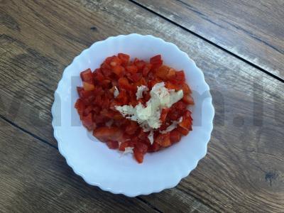 Sultinga vištienos krūtinėlė su pomidorais ir paprikomis Žingsnis 5