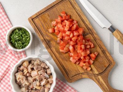 Salotos su rūkytomis skumbrėmis Žingsnis 3