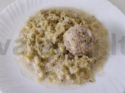 Kalakutienos kotletai su kopūstais grietinėje pagrindine nuotrauka