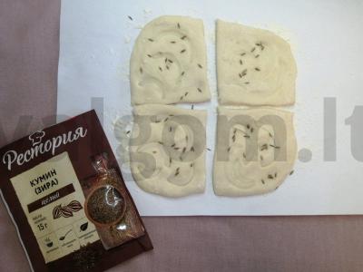 Sumuštinių duona su kmynais ir svogūnais Žingsnis 7