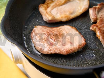 Kiauliena grietinėlės ir garstyčių padaže Žingsnis 4