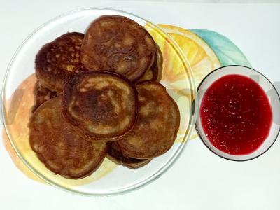 Baltyminių blynų su pienu pagrindine nuotrauka