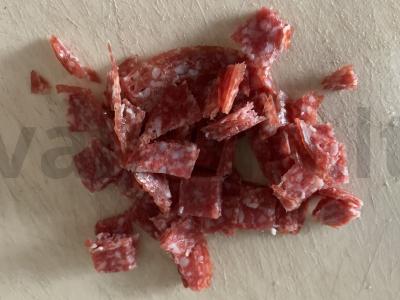 Kiaušinienė su dešra ir sūriu pintiniu paprikose Žingsnis 1