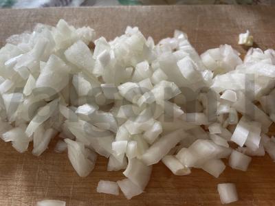 Kiaušinienė su pomidorais ir svogūnais Žingsnis 1