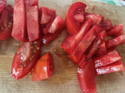 Kiaušinienė su pomidorais ir svogūnais Žingsnis 2