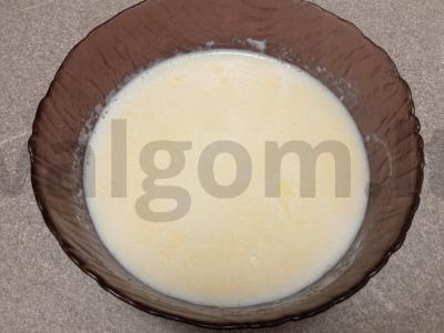 Kukurūzų košė su pienu, kokosų aliejumi, gervuogėmis ir kiviais Žingsnis 2