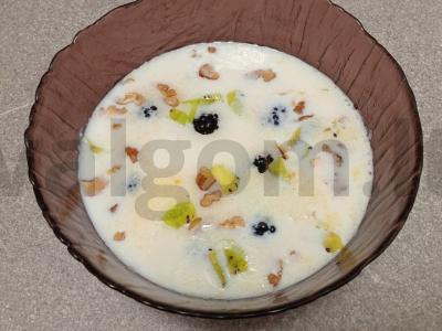 Kukurūzų košė su pienu, kokosų aliejumi, gervuogėmis ir kiviais Žingsnis 6