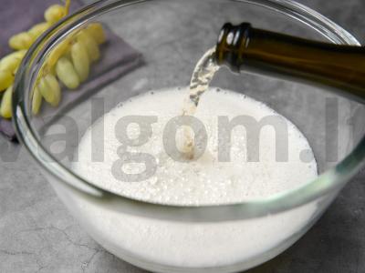 Putojantis želė su vynuogėmis Žingsnis 4