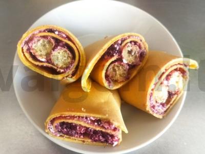 Rulonas su kukurūzų lazdelėmis, varške ir uogiene pagrindine nuotrauka