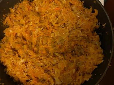 Troškinta kopūstai su kiauliena ir morkomis Žingsnis 4