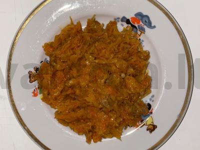 Troškinta kopūstai su kiauliena ir morkomis pagrindine nuotrauka