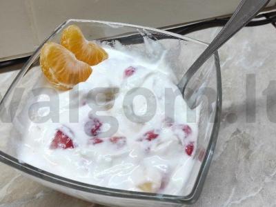 Be cukraus vaisių jogurtas pagrindine nuotrauka