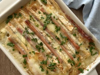 Tortilijų užkandis su kumpiu ir kamamberu pagrindine nuotrauka