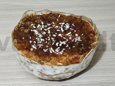 Sluoksniuotas imbierinių sausainių desertas su kiviais ir braškėmis Žingsnis 7