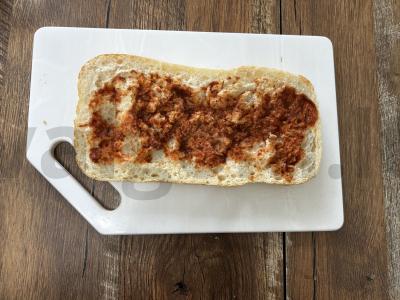 Pica ant ciabatta su dešrelėmis ir sacebeli padažu Žingsnis 2