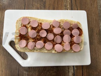 Pica ant ciabatta su dešrelėmis ir sacebeli padažu Žingsnis 3