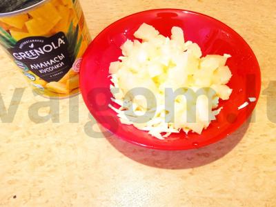 Salotas su sūriu, ananasais ir petražolėmis Žingsnis 2