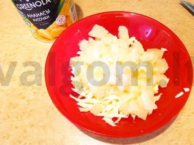 Salotas su sūriu, ananasais ir petražolėmis Žingsnis 3