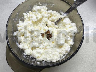 Rulėliai su varške kvietinėje tortilijoje Žingsnis 3