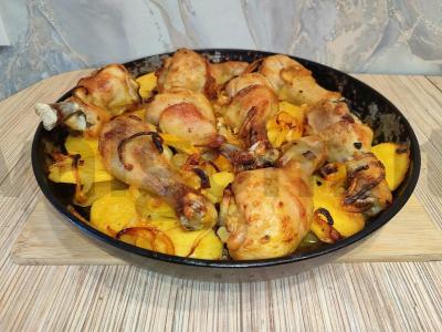 Vištienos blauzdelės su bulvėmis ir paprikomis orkaitėje Žingsnis 9