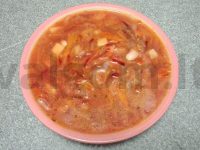 Borsčas su konservuotomis pupelėmis ir virtomis burokėliais Žingsnis 10