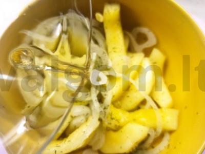 Marinuoti cukinijos su svogūnais užkandžiai Žingsnis 4