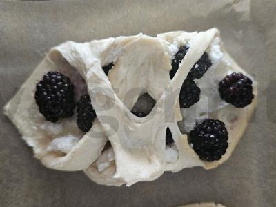 Namų sluoksniuota tešla su biogurtu ir gervuogėmis Žingsnis 6