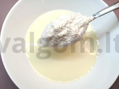 Pieniniai blynai su krapais ir dešrelėmis Žingsnis 4