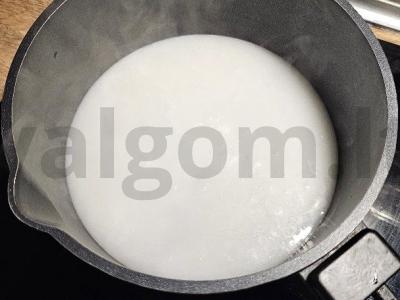 Pieninė kukurūzų košė su miško uogomis Žingsnis 1