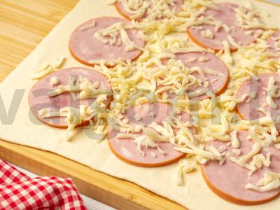 Stromboli su vištiena, kumpiu ir sūriu Žingsnis 3