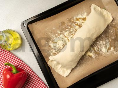 Stromboli su vištiena, kumpiu ir sūriu Žingsnis 6