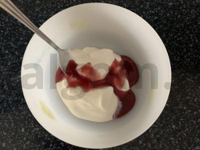 Desertas iš sausainių, halvos ir grietinės Žingsnis 3