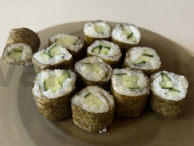 Šaltie ritinėliai su agurku pagrindine nuotrauka