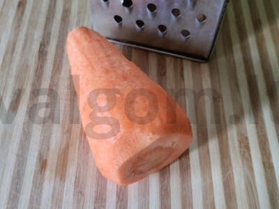 Morkų ir persikų pyragas su nektarinais Žingsnis 1