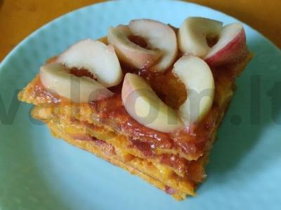 Morkų ir persikų pyragas su nektarinais pagrindine nuotrauka