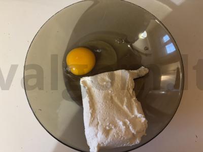 Varškės blynai be cukraus Žingsnis 1