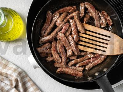 Troškinta mėsa su obuoliais Žingsnis 2