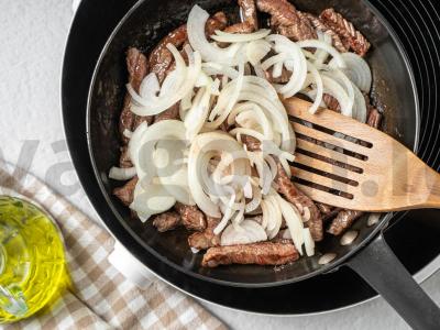 Troškinta mėsa su obuoliais Žingsnis 3