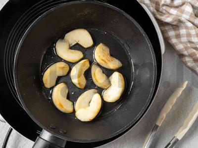 Troškinta mėsa su obuoliais Žingsnis 6