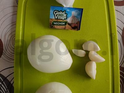 Kiaulienos kotletas su grybais po sūrio sluoksniu Žingsnis 2