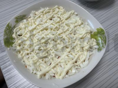 Salotas „Mimoza“ su morkomis ir sūriu Žingsnis 6