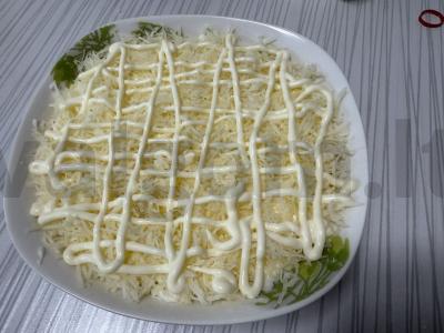 Salotas „Mimoza“ su morkomis ir sūriu Žingsnis 7