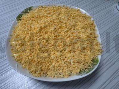 Salotas „Mimoza“ su morkomis ir sūriu Žingsnis 8