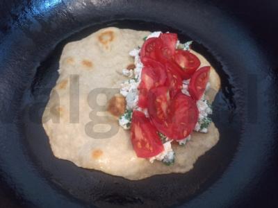 Švelni pita su varške, pomidorais ir žemės riešutais Žingsnis 6