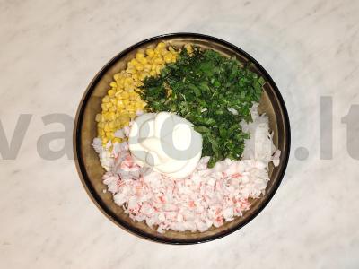 Salotas su krabų lazdelėmis ir ridikėliais „Kapitonas“ Žingsnis 7