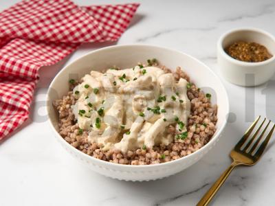 Vištiena garstyčių padaže keptuvėje pagrindine nuotrauka