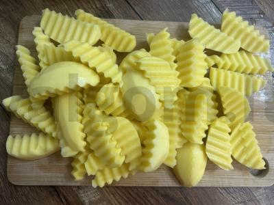 Mėsos kotletai su bulvių skiltelėmis orkaitėje Žingsnis 1