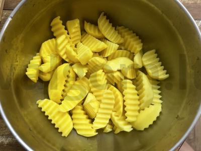 Mėsos kotletai su bulvių skiltelėmis orkaitėje Žingsnis 2