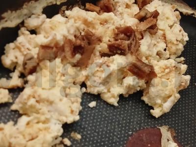 Omletas su minkštu varškės sūriu ir unguriu Žingsnis 4